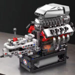 Motor American Muscle Car V8 con transmisión Mould King 10225 – 855 piezas